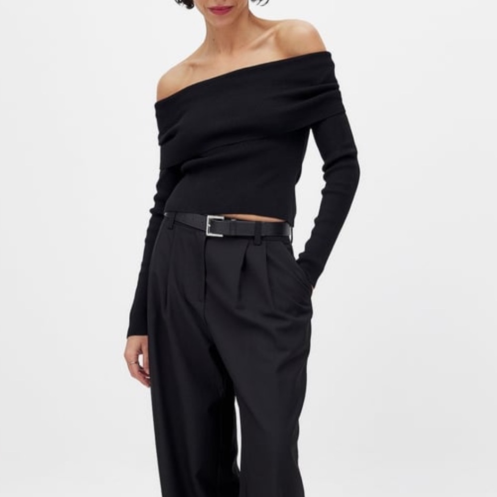 NA-KD Fashion Folded Offshoulder Knitted Top. Size S. Brand new.